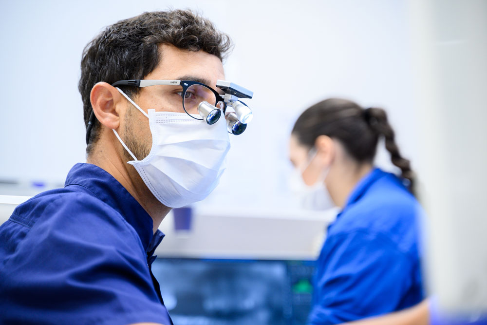 Zahnarzt Freiburg – Solila und Kollegen – Diya Al Saleh – Karriere Zahnarzt Freiburg - Solila und Kollegen - Diya Al Saleh - Karriere